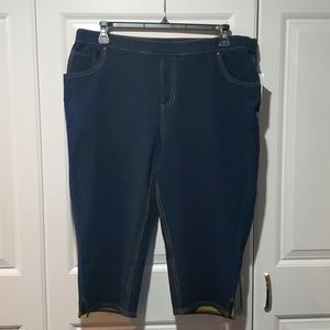 New Catherines Knit Jean Pull On Capris